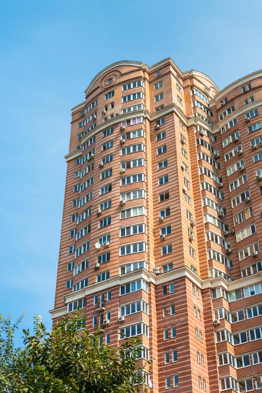 typical-modern-residential-building-kiev_173948-2107 (1) (1)